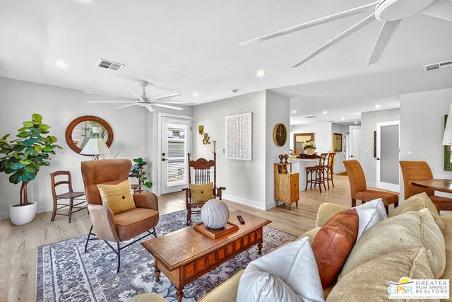 279 Saguaro Dr, Palm Springs, CA 92264