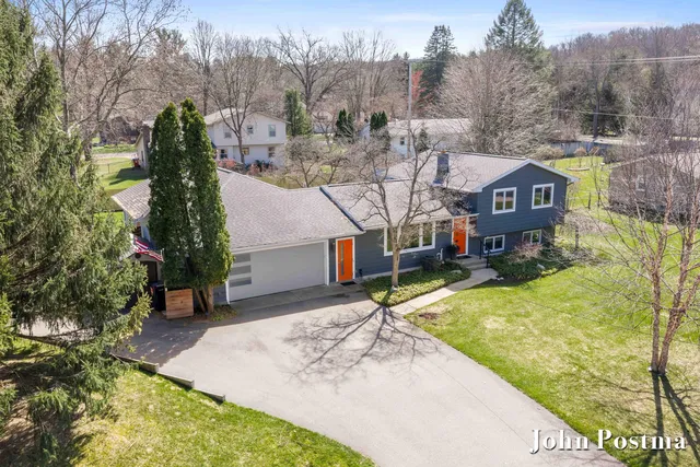 7234 Grachen Dr SE, Grand Rapids, MI 49546