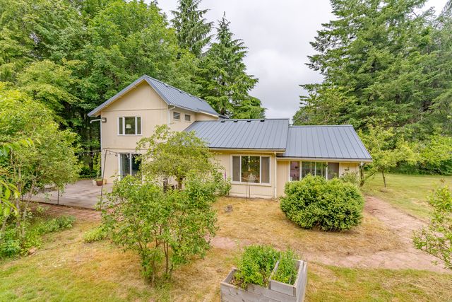 3194 Crooked Finger Rd NE, Scotts Mills, OR 97375