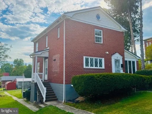 15 Dent St, Elkins, WV 26241