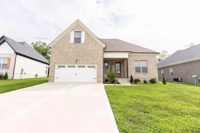 904 Shelburne Way, Nicholasville, KY 40356