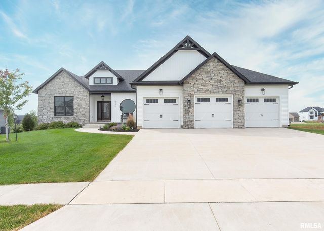 6546 Cardinal Rd, Bettendorf, IA 52722