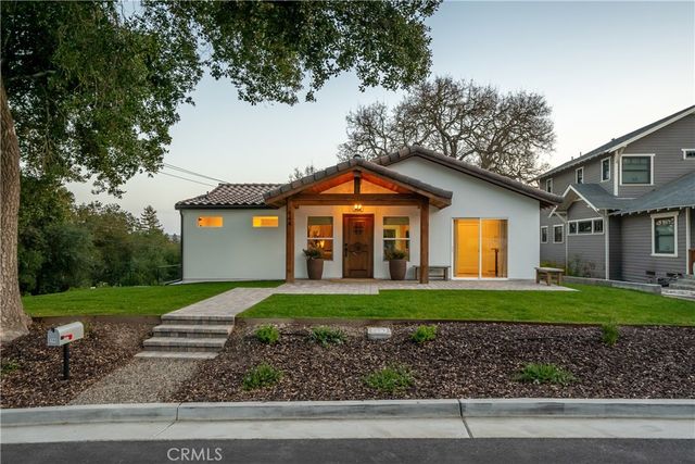 144 17th St, Paso Robles, CA 93446