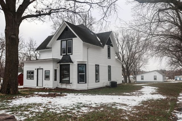 401 Highland St, Walnut, IA 51577
