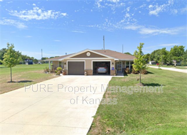 211 W  Market St, Overbrook, KS 66524