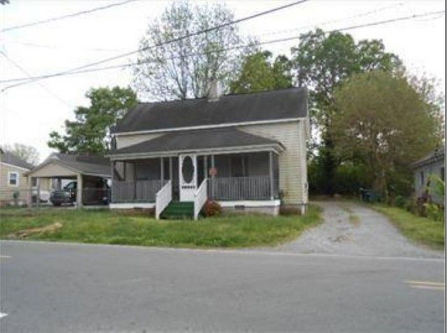 714 Durham St, Burlington, NC 27217