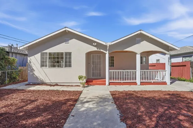 2271 Euclid Ave, East Palo Alto, CA 94303