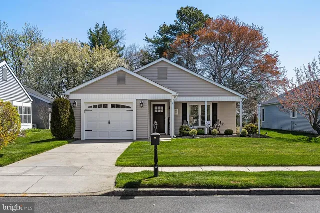 47 Westminster Dr S, Southampton, NJ 08088