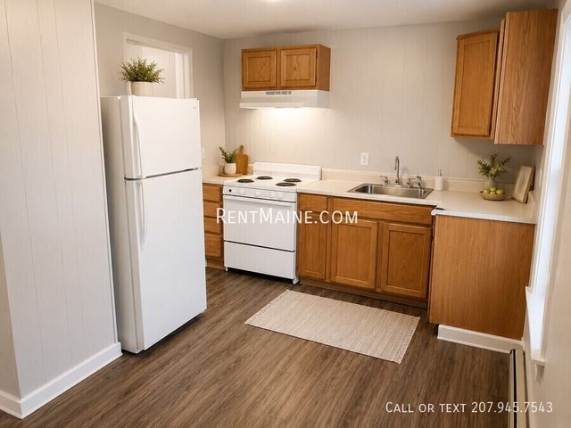 326 Grove St, Bangor, ME 04401