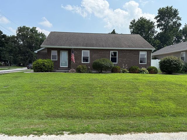 209 E  Park St, Camp Point, IL 62320