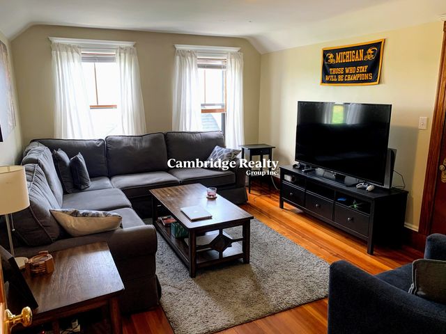 72 Powder House Blvd #3T, Somerville, MA 02144