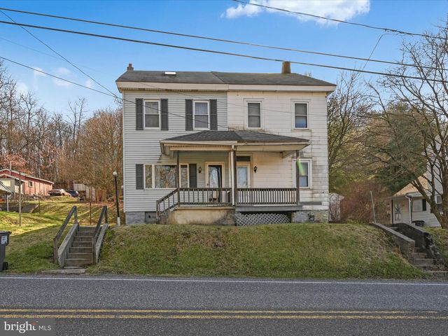 36 New Mines St, Branch Dale, PA 17923