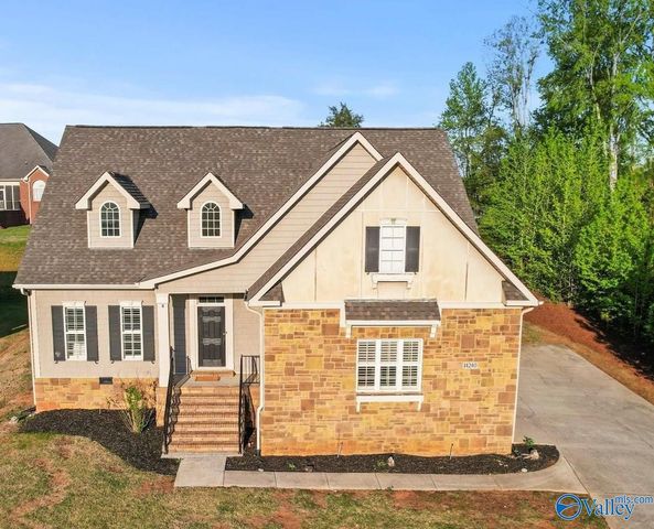 14240 Water Stream Dr NW, Harvest, AL 35749