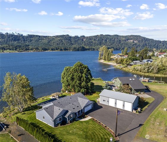 7 S Welcome Slough Place, Cathlamet, WA 98612