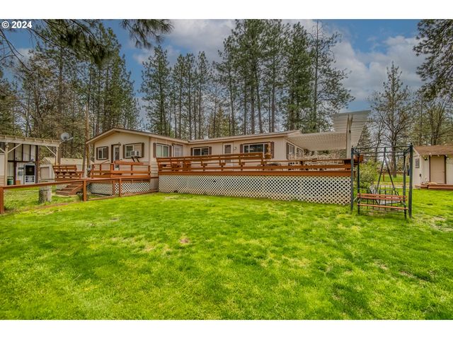 12 N  Frontage Rd, Tygh Valley, OR 97063