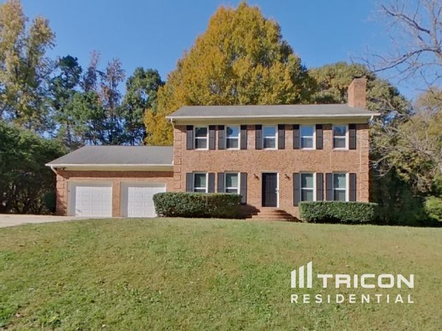 5909 Edinborough Dr, Charlotte, NC 28216