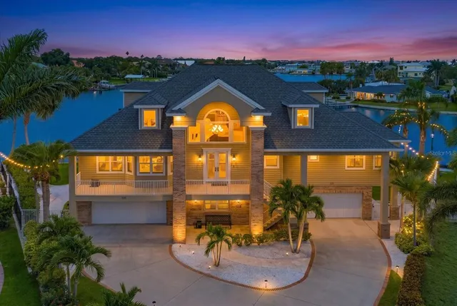 226 Poinciana Ln, Largo, FL 33770