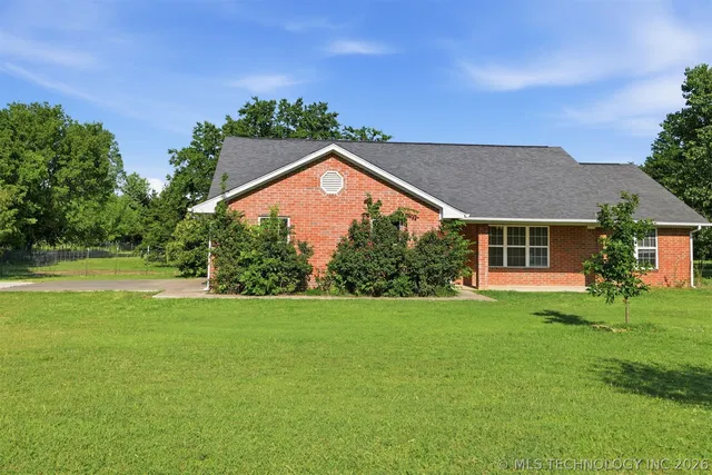 838 Ingleside Dr, Ardmore, OK 73401