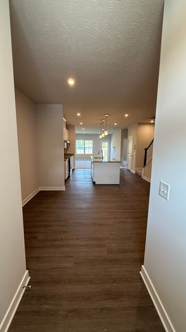 31020 Blooming Ln, Olmsted Falls, OH 44138