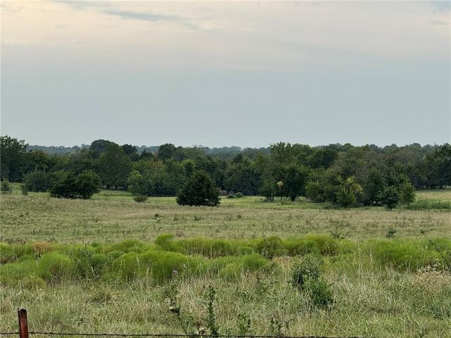 3 New Lancaster Rd, Paola, KS 66071