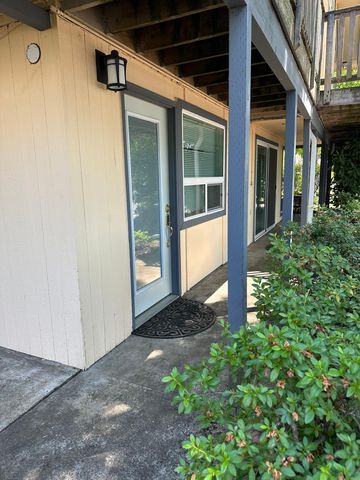 1205 E  29th Pl, Eugene, OR 97403