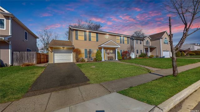 27 Candy Lane, Syosset, NY 11791