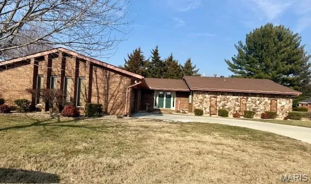1709 Fairway Dr, O Fallon, IL 62269