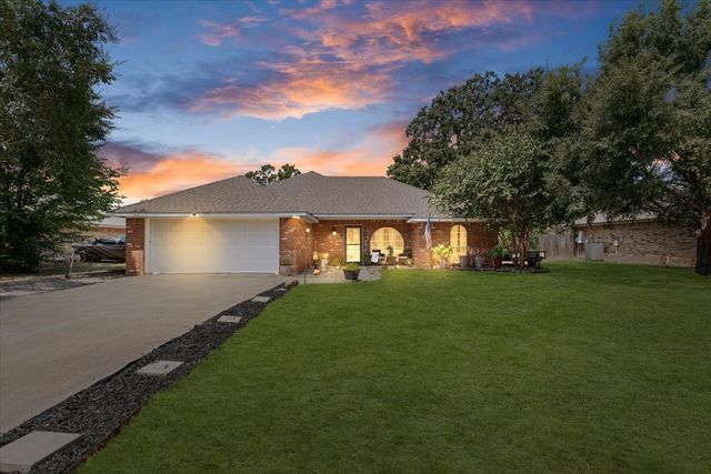 425 Legendary Ln, Gun Barrel City, TX 75156