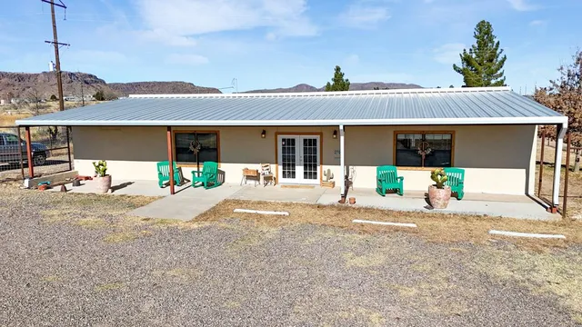 2707 W  Highway 90, Alpine, TX 79830