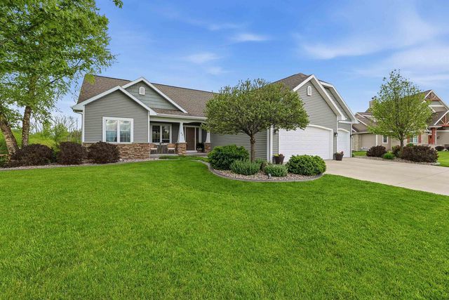 43 Dog Leg Ln, Waupun, WI 53963