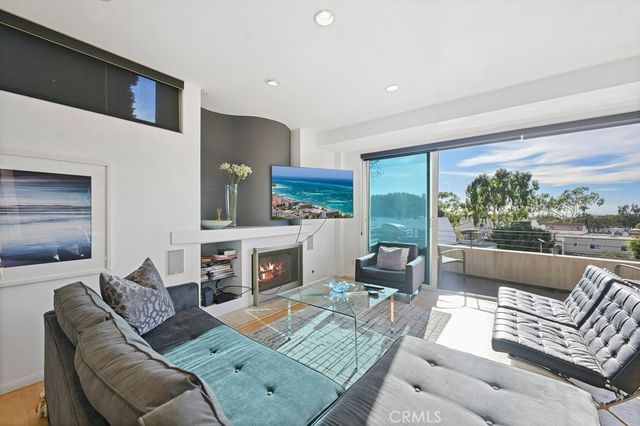 326 Loma Ter, Laguna Beach, CA 92651
