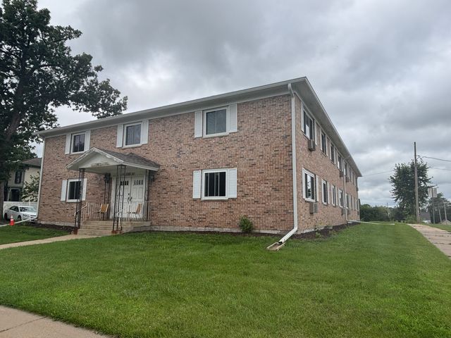 905 Oak Ave #203, Tomah, WI 54660