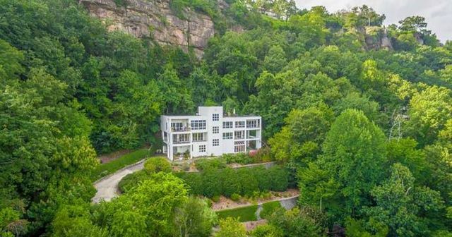 1185 Lower Brow Rd, Signal Mtn, TN 37377