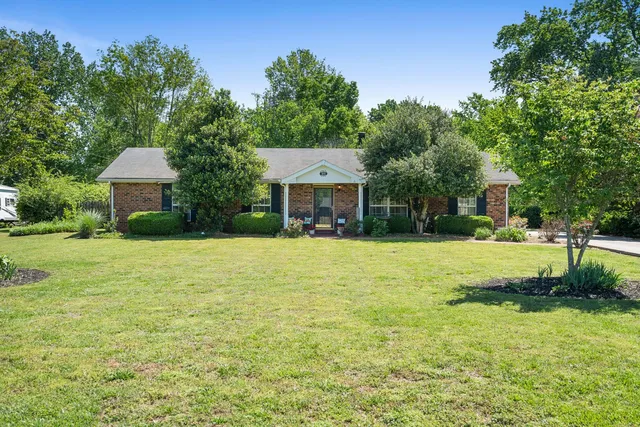202 Valley View Dr, Smyrna, TN 37167