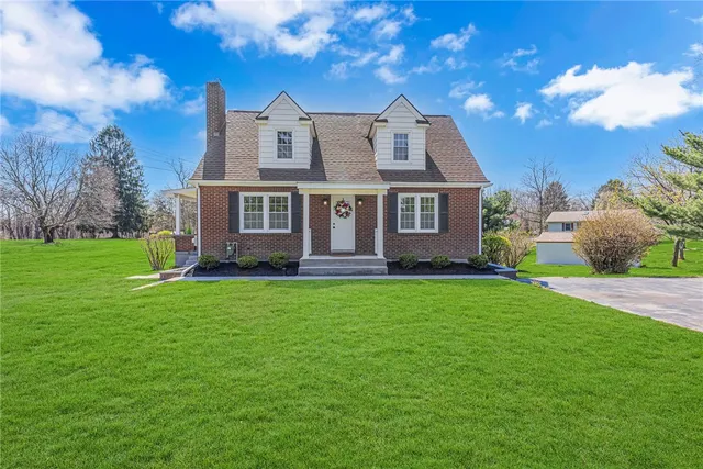 4515 Tuscarawas Rd, Beaver, PA 15009