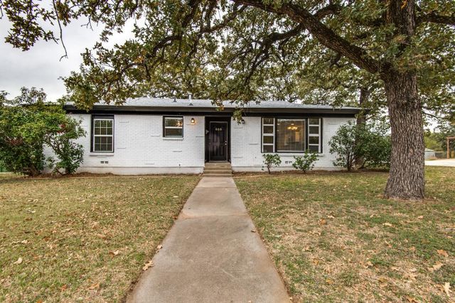 853 Brown Trl, Bedford, TX 76022