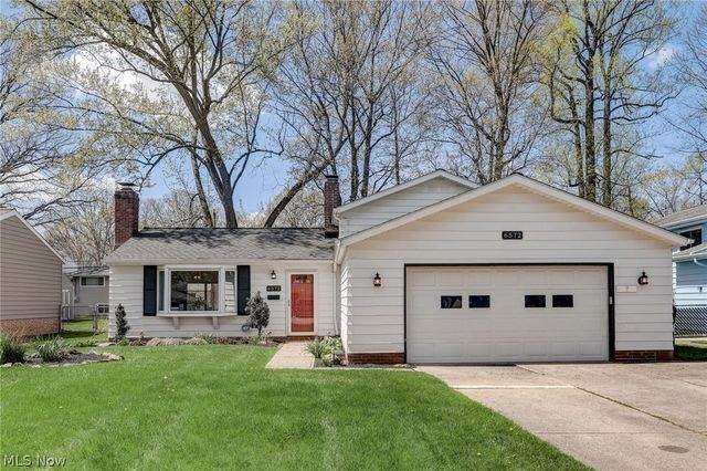 6572 Forest Glen Ave, Solon, OH 44139