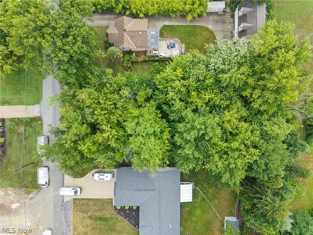 Morris Dr, Strongsville, OH 44149