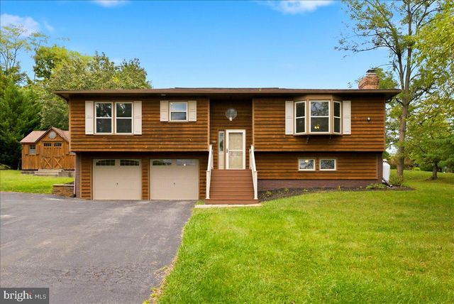 409 Sunset Cir, Cross Junction, VA 22625