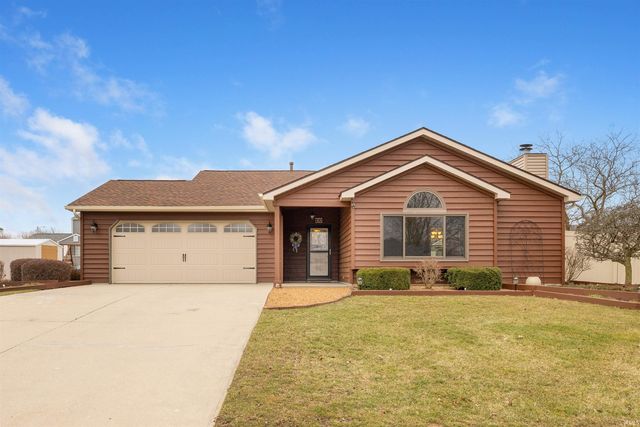 210 Knoll Ridge Blvd, Kendallville, IN 46755
