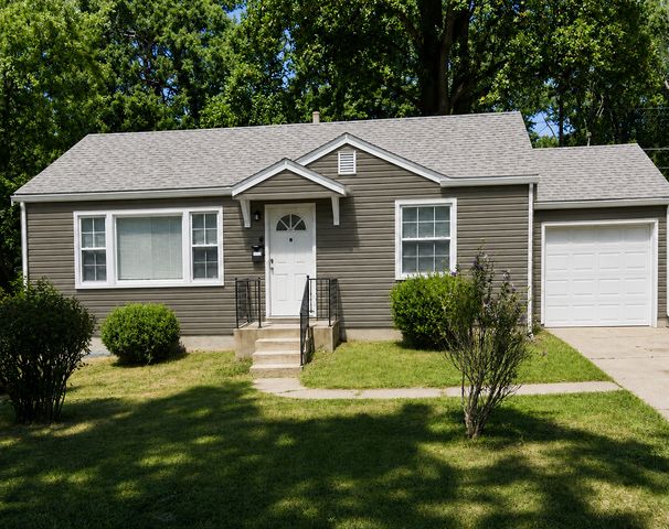 1057 Gabriel Dr, Saint Louis, MO 63137