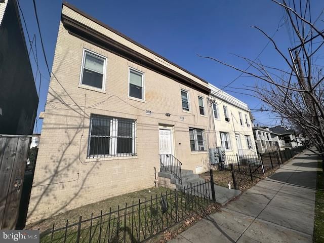 1322 T St SE, Washington, DC 20020