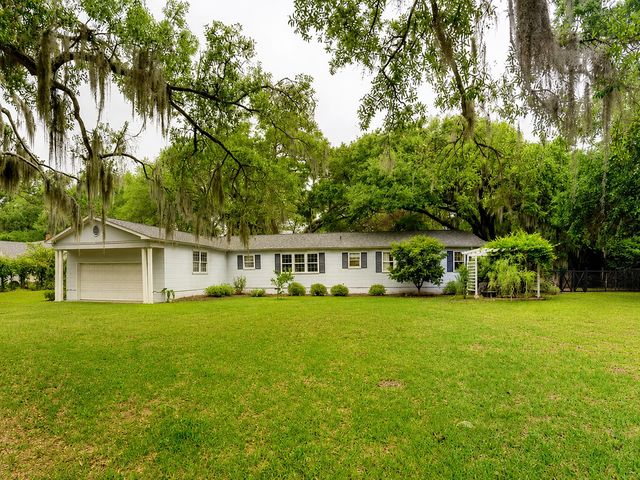 2403 Pine Haven St, Beaufort, SC 29902