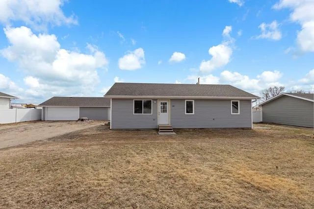 1307 1st St, Columbus, NE 68601