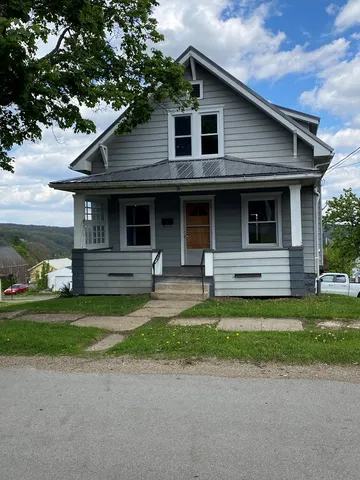 26 E  7th St, Oil City, PA 16301