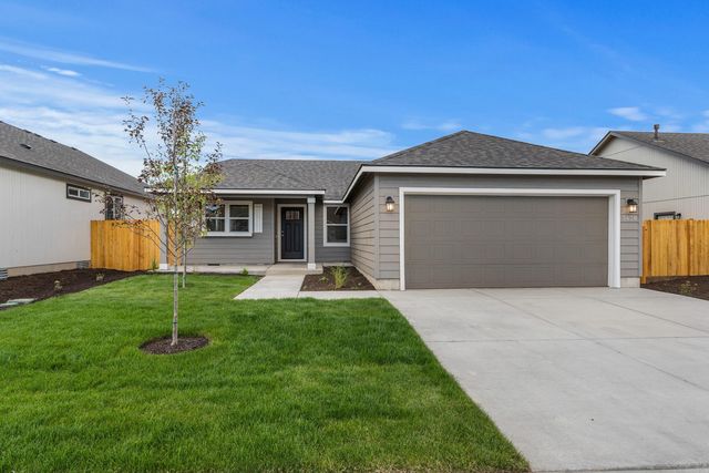 3737 NW 7th Ln #35, Redmond, OR 97756