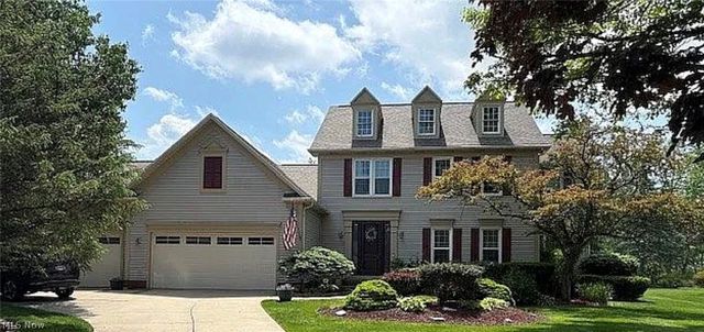 7462 Shady Hollow Rd NW, Canton, OH 44718