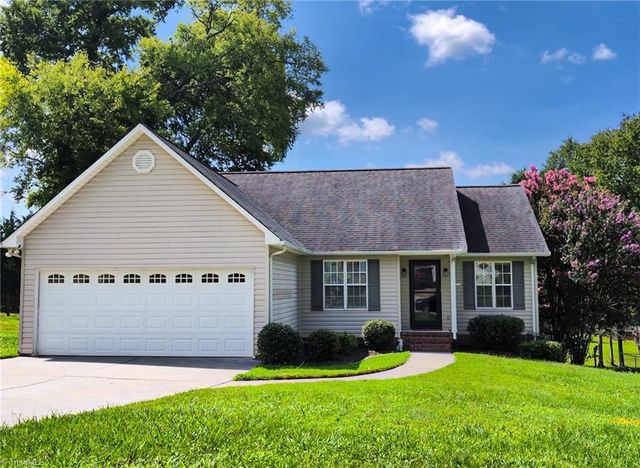 153 Cloister Drive, Mocksville, NC 27028