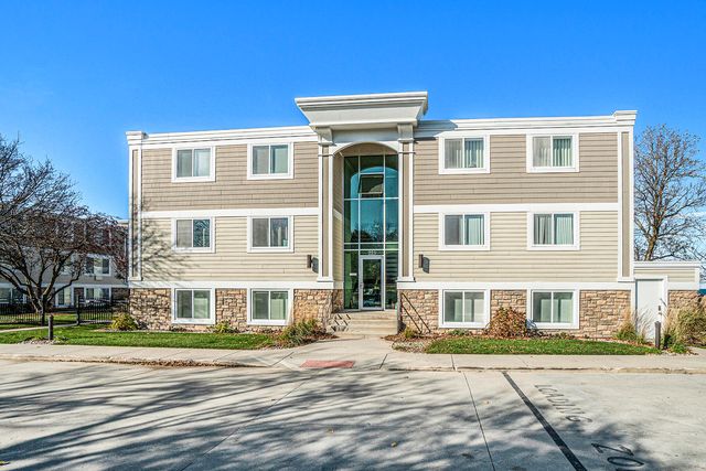 225 N  Shore Dr #7, South Haven, MI 49090