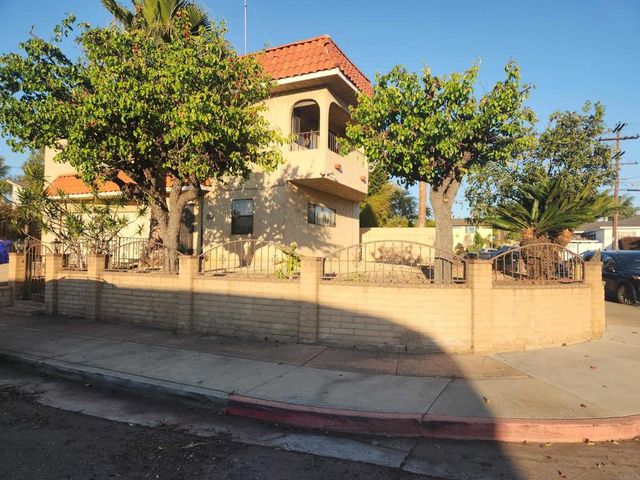 4208 Napier St, San Diego, CA 92110